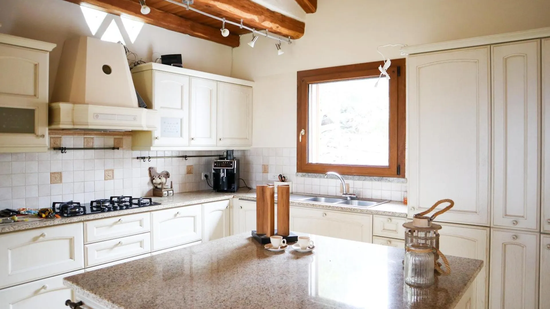 Villa San Vittore Sole Ruiu 0*,